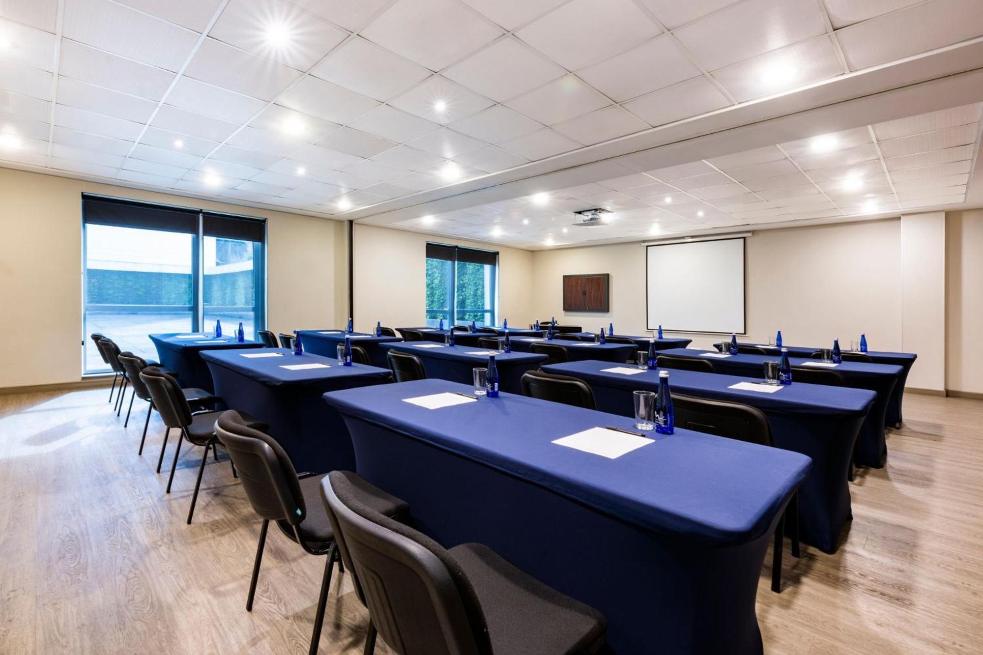City Express Plus By Marriott Cali Colombia Εξωτερικό φωτογραφία