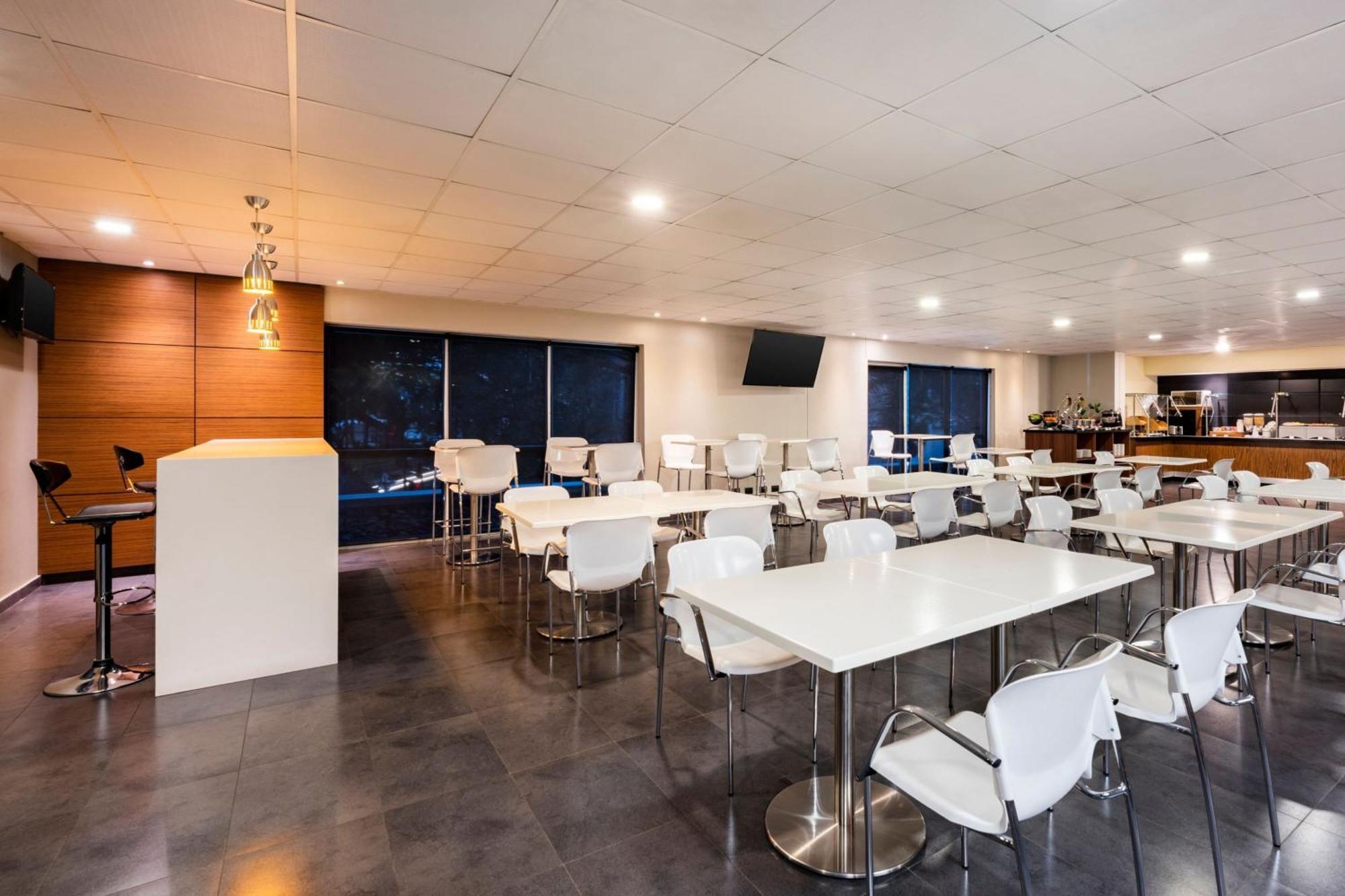 City Express Plus By Marriott Cali Colombia Εξωτερικό φωτογραφία
