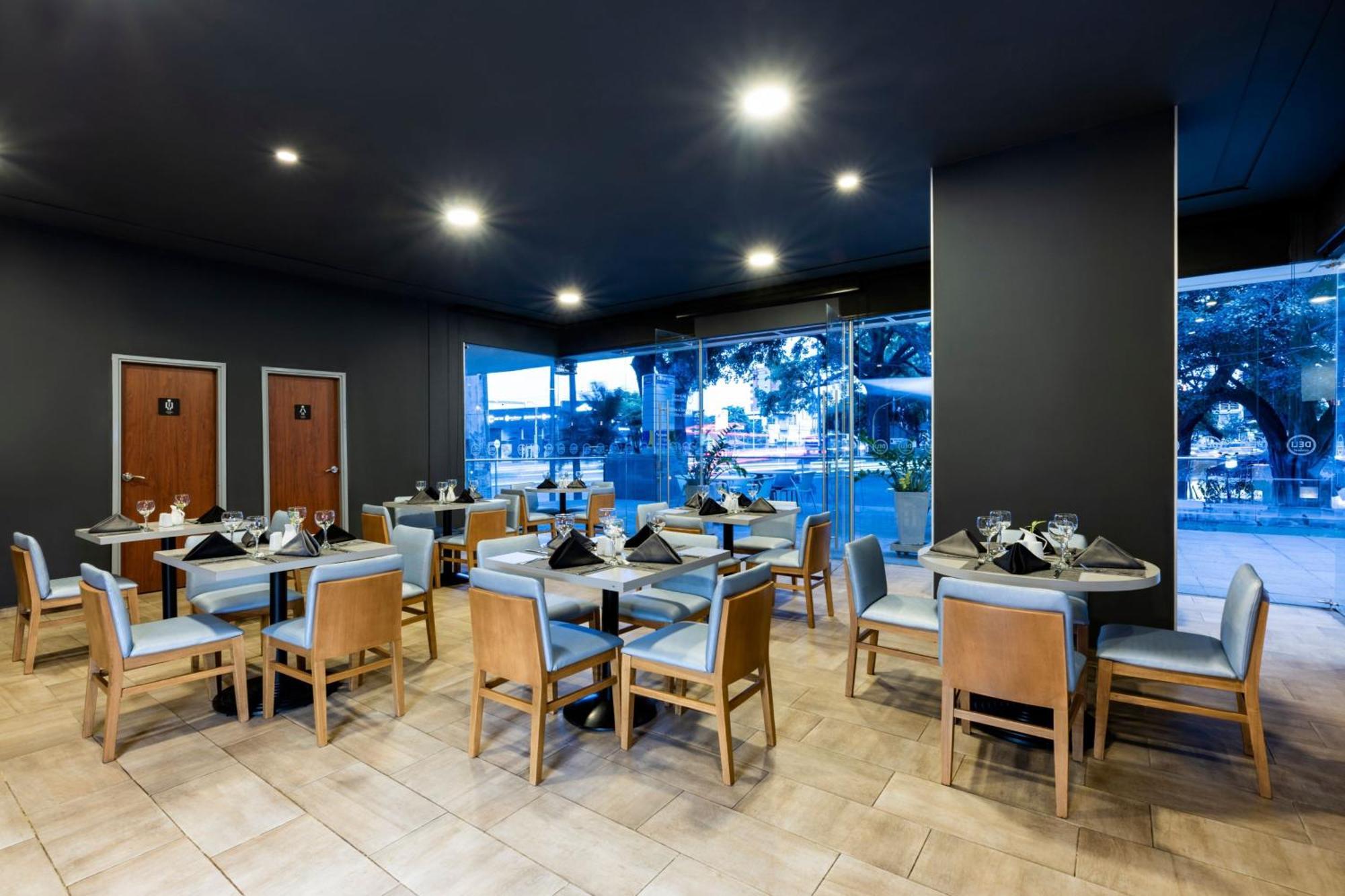 City Express Plus By Marriott Cali Colombia Εξωτερικό φωτογραφία
